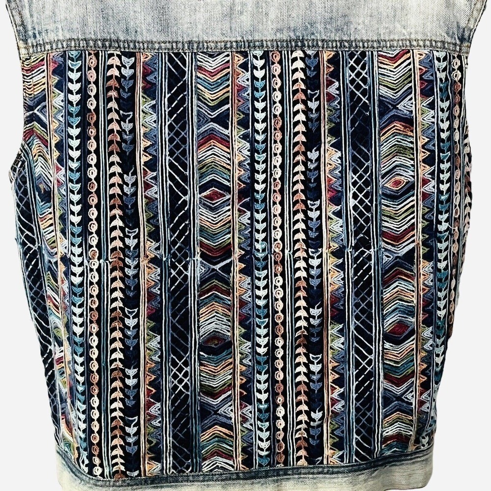 BAGATELLE Heritage Sz S Denim Vest Sleeveless Distressed Embroidered Bac… - Picture 7 of 10